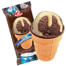 Морозиво шоколадне зі згущеним молоком у вафельному стаканчику